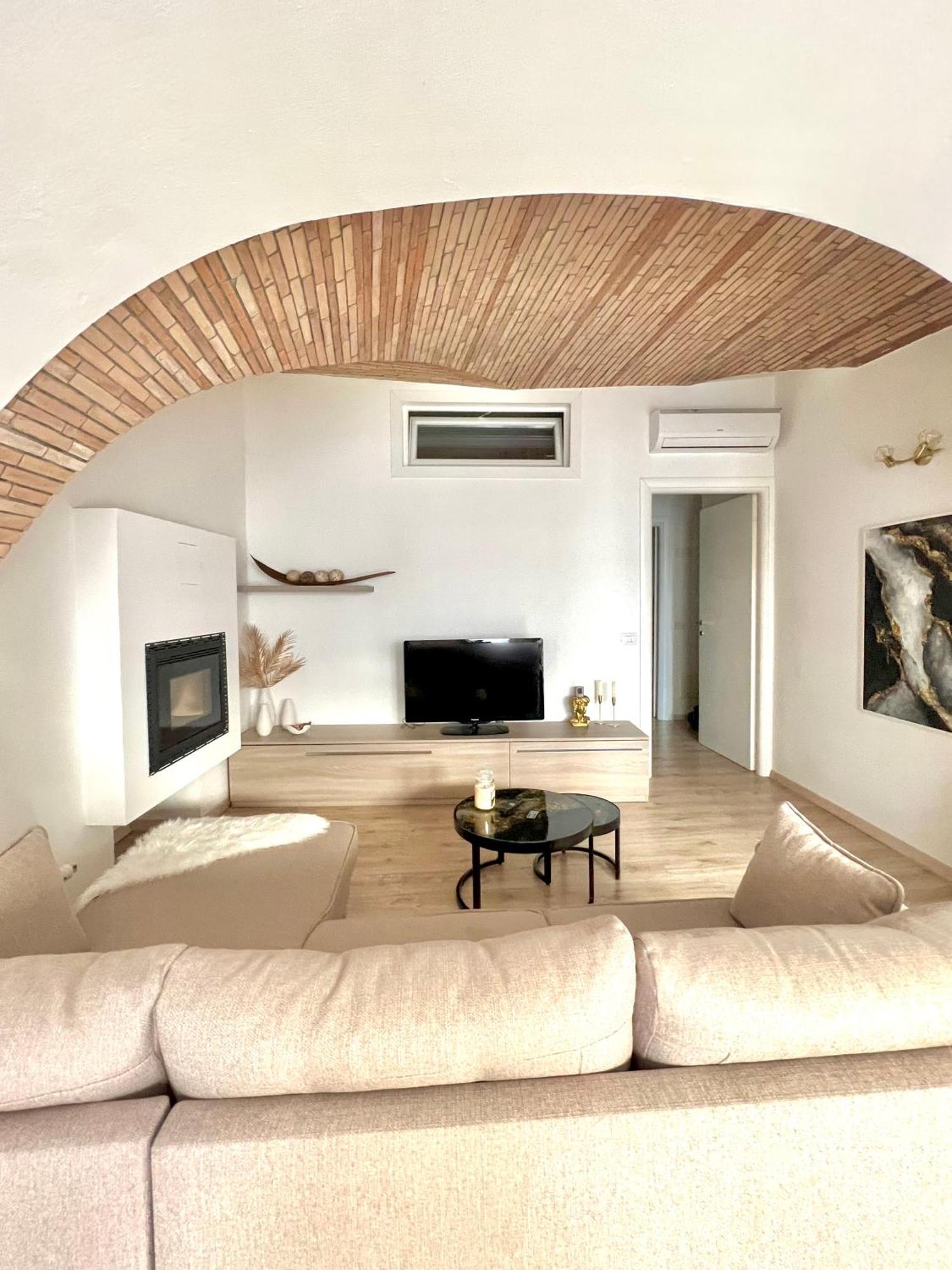 L'Arco Sul Lago • Gold Apartment Castro  Exterior foto